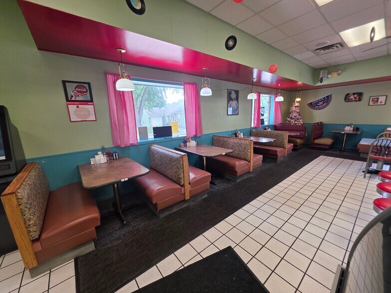 More Photos Of 51 W Water St, Markesan Restaurant For Sale