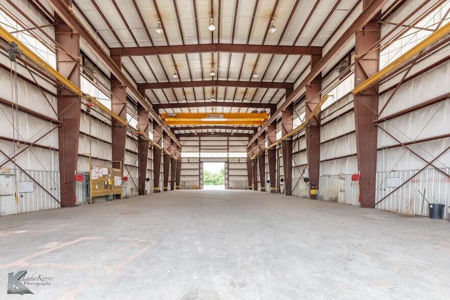More Photos Of 2024 Oak St st, Abilene Manufacturing For Sale