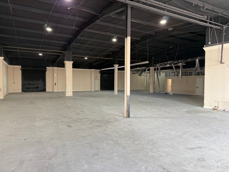 More Photos Of 11300 Space Blvd, Orlando Unknown For Lease