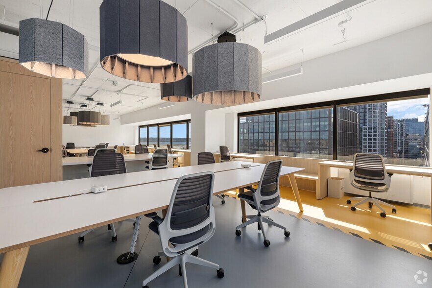 More Photos Of 1550 Crystal Dr, Arlington Office For Lease