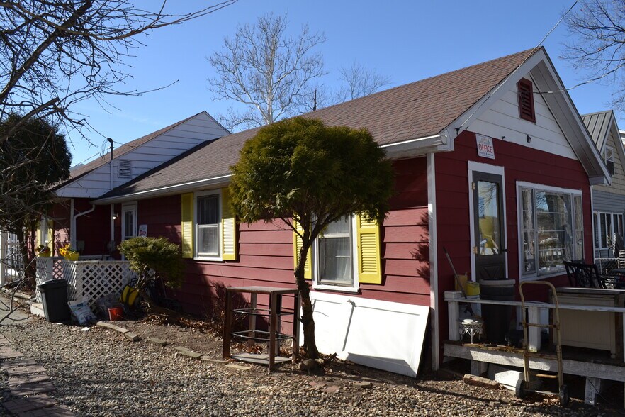 More Photos Of 4945 E Indiana Beach Rd, Monticello Marina For Sale