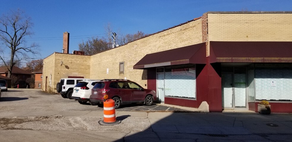 More Photos Of 565 Roger Williams Ave, Highland Park General Retail For Sale