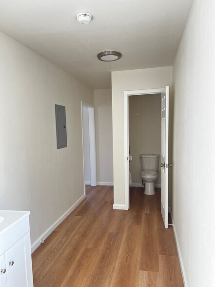 More Photos Of 11448 Whittier Blvd, Whittier Loft Creative Space For Lease