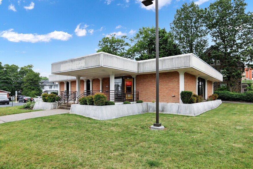 More Photos Of 3037 N Front St, Harrisburg General Retail For Sale