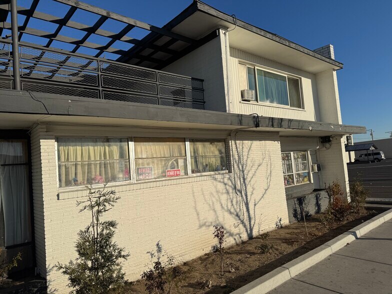 More Photos Of 1011 E 4th St, Reno Hotel For Sale