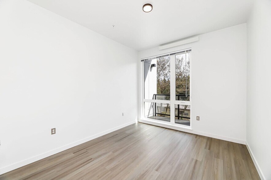 More Photos Of 10777 Main St, Bellevue Apartments For Lease