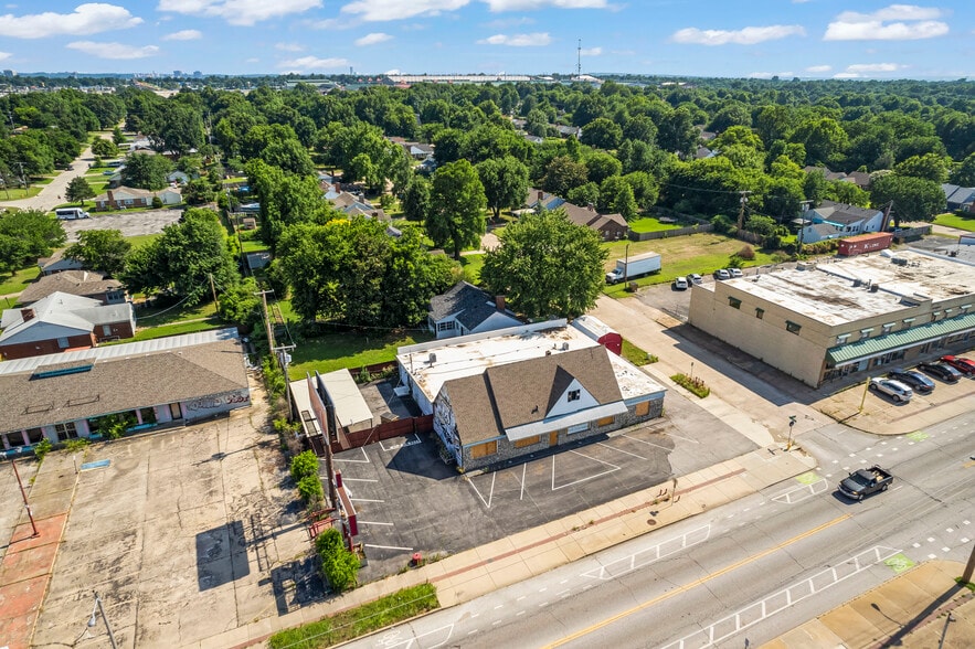 More Photos Of 4702 E 11th St, Tulsa Freestanding For Sale