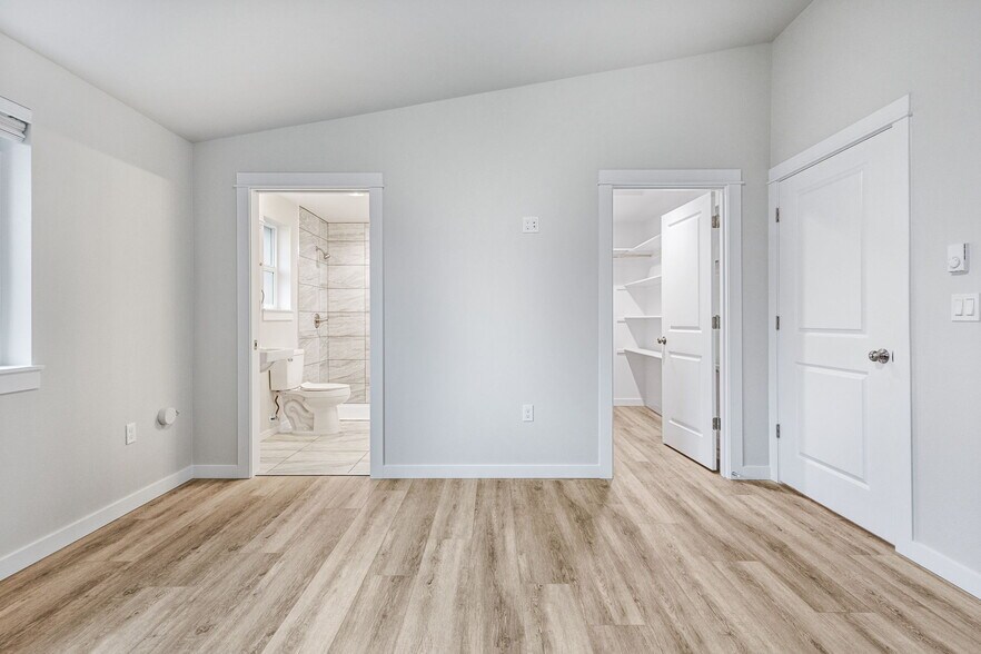 More Photos Of 1183 37TH Ct, Sweet Home Multifamily For Sale