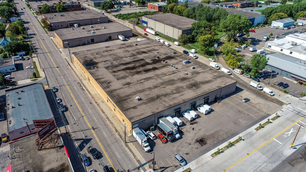 More Photos Of 2323-2409 E Hennepin Ave, Minneapolis Warehouse For Sale