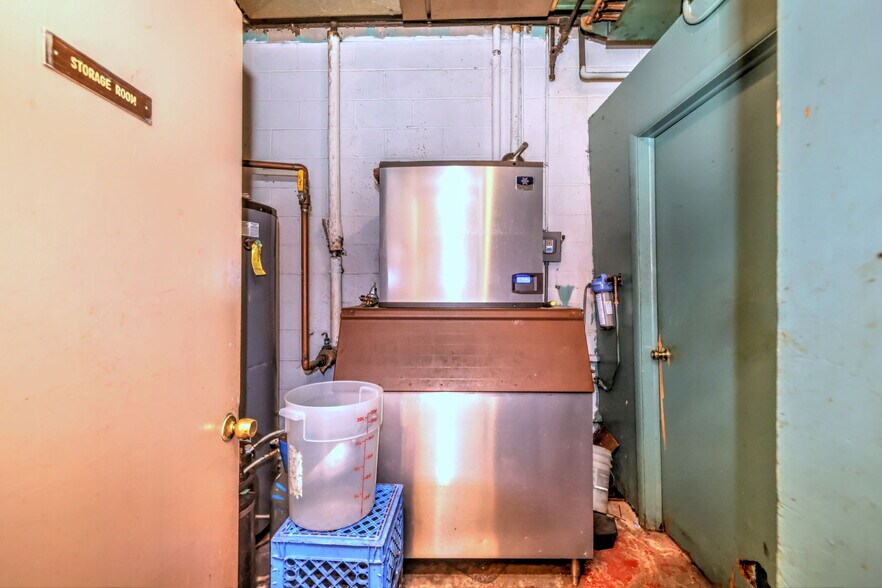 More Photos Of 560 Woodward Ave, New Haven Flex For Sale