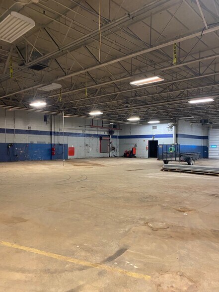More Photos Of 262 Swansea Mall Dr, Swansea Storefront Retail Office For Sale