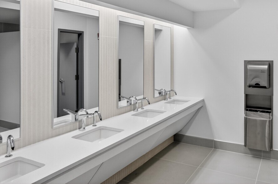 More Photos Of 220 E Central Pky, Altamonte Springs Unknown For Lease