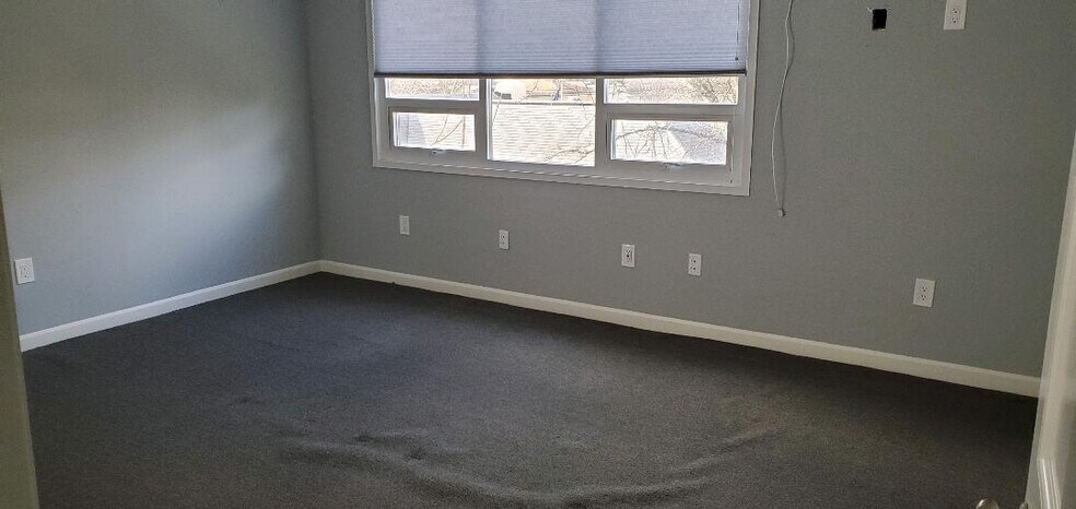 More Photos Of 1444 Clove Rd, Staten Island Office For Lease