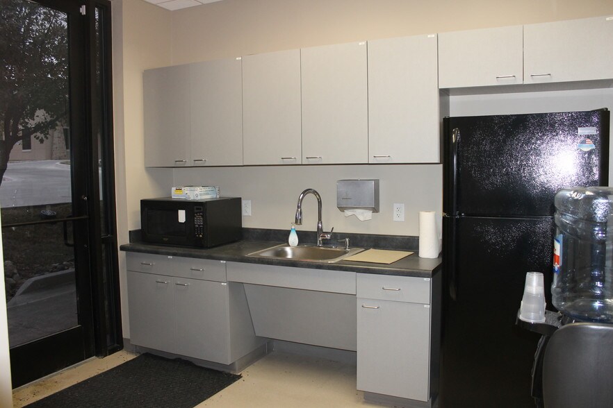 More Photos Of 10423 State Highway 151, San Antonio Medical For Lease