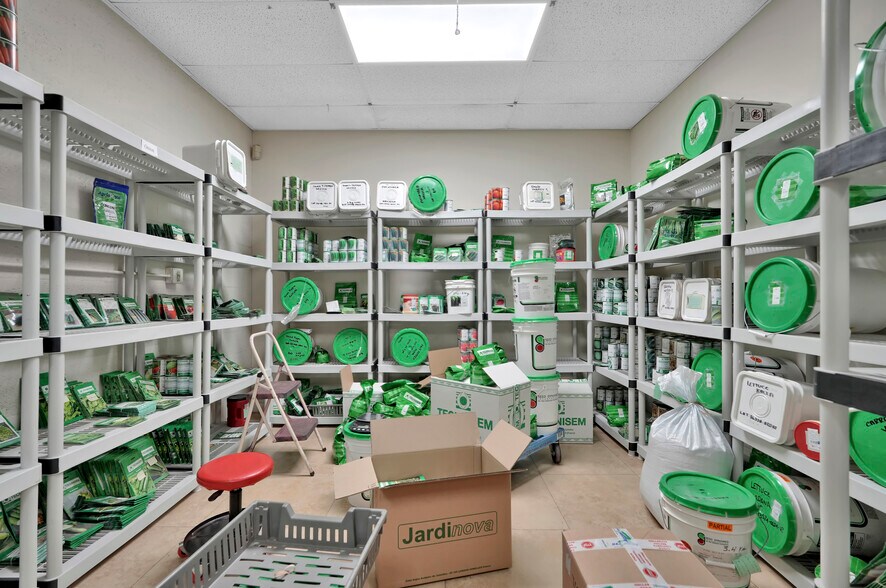 More Photos Of 3317-3347 NW 74th St, Miami Warehouse For Sale