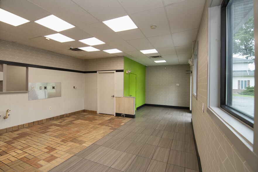 More Photos Of 1931 Alta Dr, Alderson General Retail For Sale