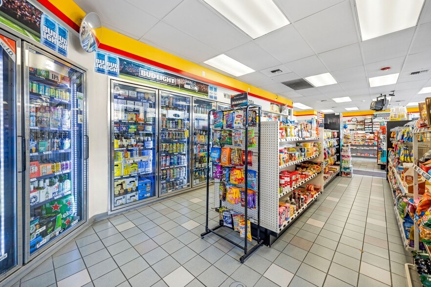 More Photos Of 1105 2nd St, Snohomish Service Station For Sale