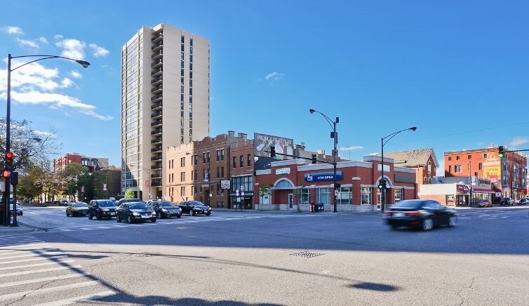More Photos Of 1556 N Lasalle Dr, Chicago Storefront Retail Residential For Lease