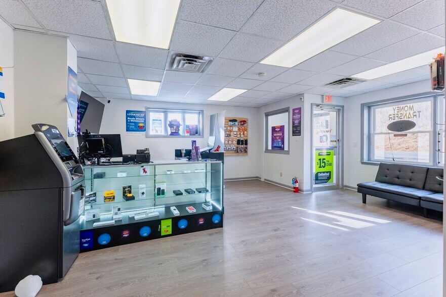 More Photos Of 447 Broadway, Ulster Park Office For Sale