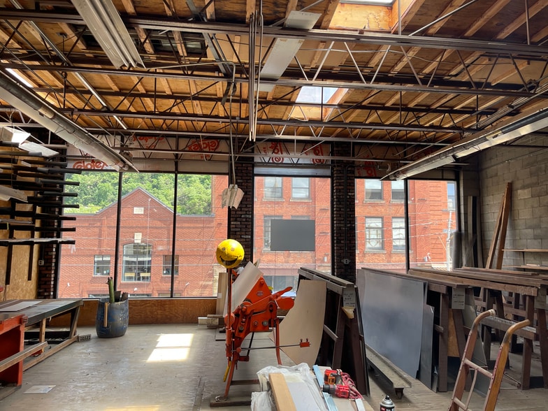 More Photos Of 2111 Penn Ave, Pittsburgh Storefront Retail Office For Lease