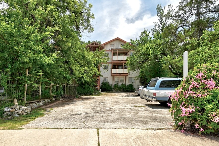 Primary Photo Of 1009 E 16th St, Austin Apartments For Sale