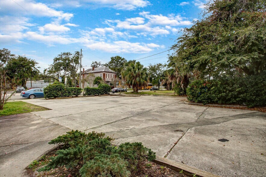 More Photos Of 1700-1712 N Main St, Jacksonville Storefront Retail Residential For Lease