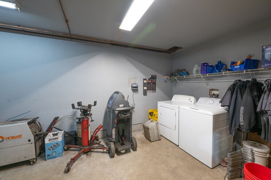 More Photos Of 2003 Route 209, Brodheadsville Auto Dealership For Sale