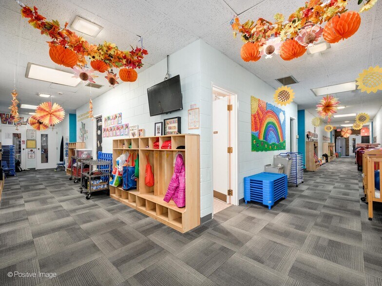 More Photos Of 9000 Kildare Ave, Skokie Specialty For Sale