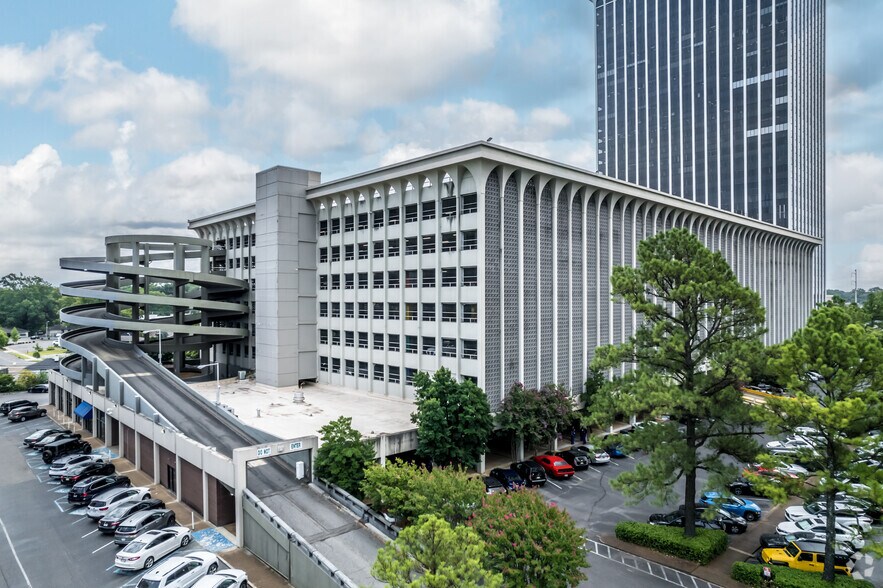 More Photos Of 5100 Poplar Ave, Memphis Office For Lease