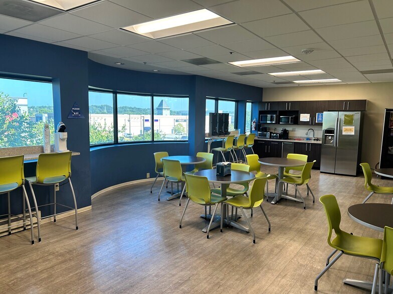 More Photos Of 8211 Town Center Dr, Nottingham Medical For Lease