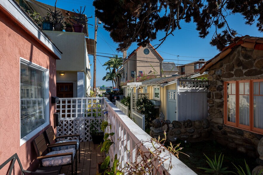 More Photos Of 830-832 Pismo Ct, San Diego Apartments For Sale