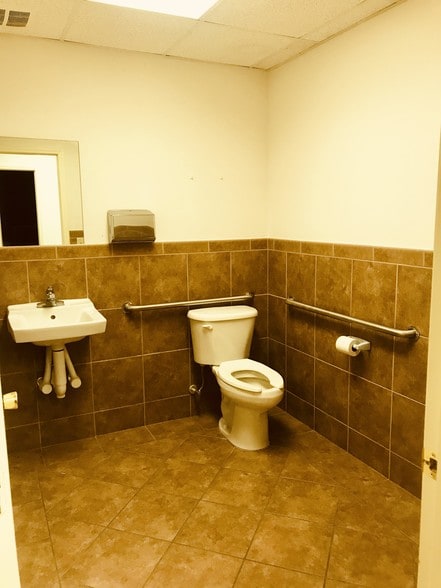 More Photos Of 2907 Fort Bragg Rd, Fayetteville Storefront Retail Office For Lease