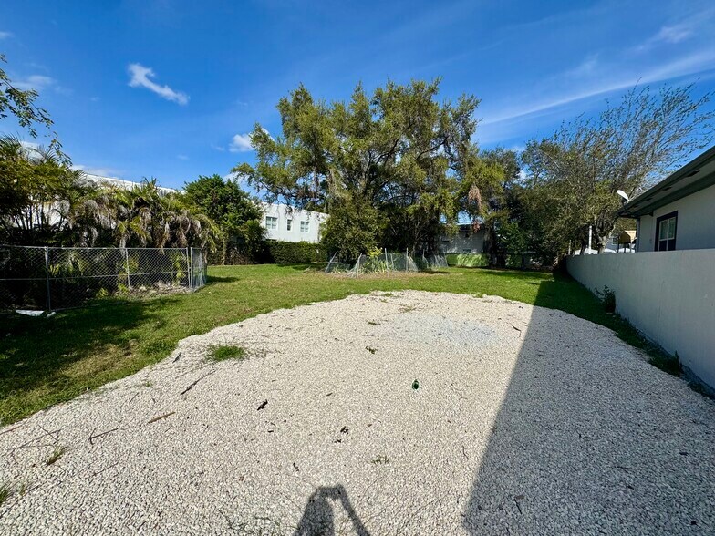 More Photos Of 329 NW 12th Ave, Miami Land For Sale