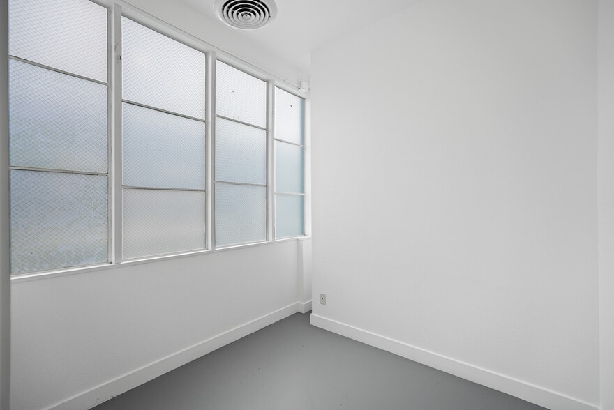 More Photos Of 2215 N Broadway, Santa Ana Medical For Sale