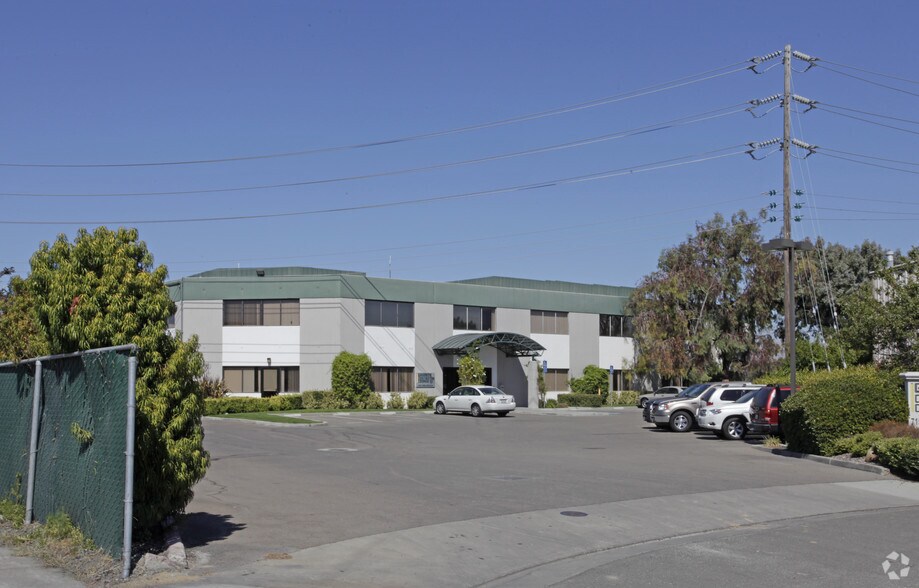 More Photos Of 715 Comstock St, Santa Clara Contractor Storage Yard For Sale