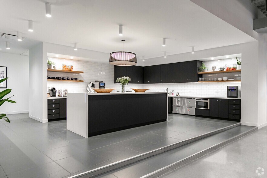 More Photos Of 115 Myrtle Ave, Brooklyn Office For Lease