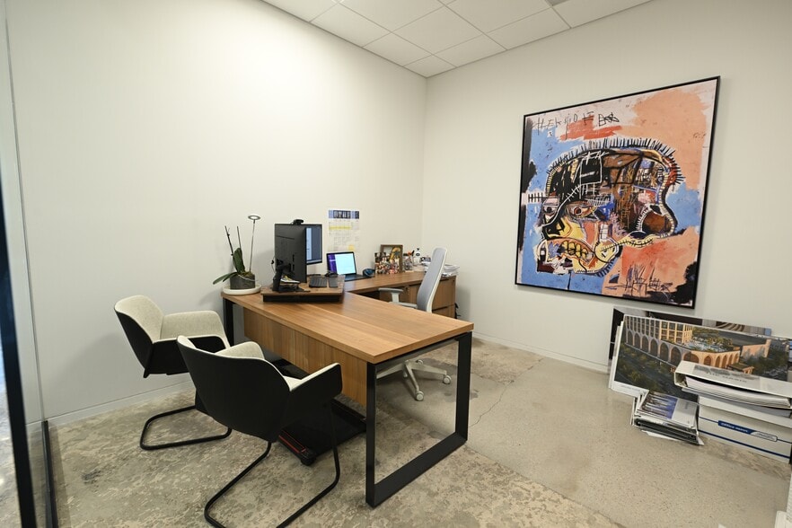 More Photos Of 2319 N Miami Ave, Miami Office For Lease