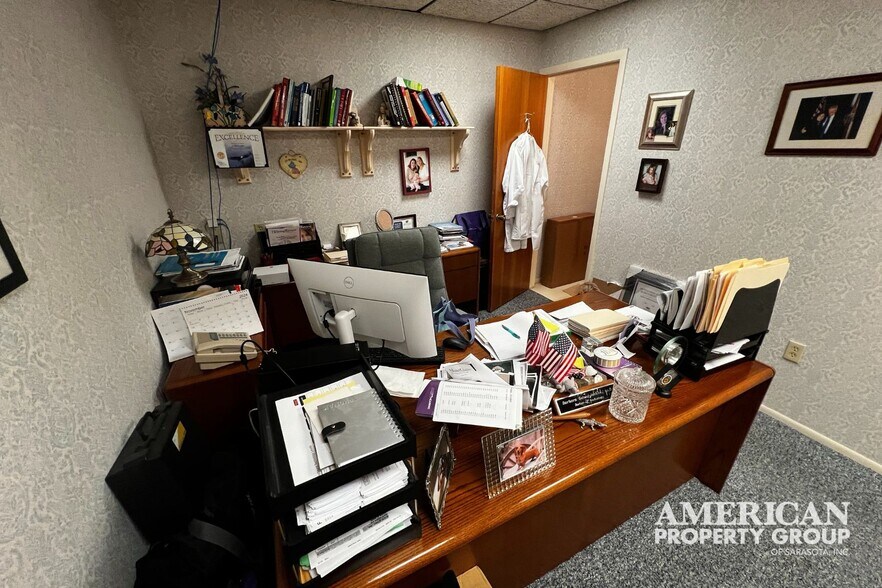 More Photos Of 101 San Marco Dr, Venice Medical For Sale