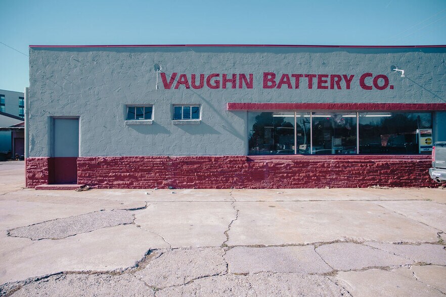 More Photos Of 601 S School Ave, Fayetteville Auto Repair For Sale