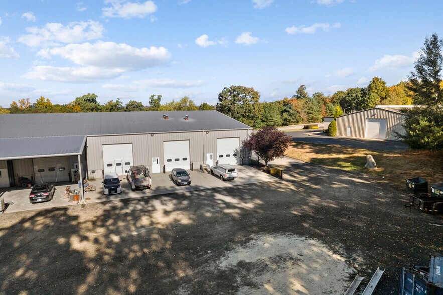 More Photos Of 13 Parkway Dr, Plainfield Warehouse For Lease