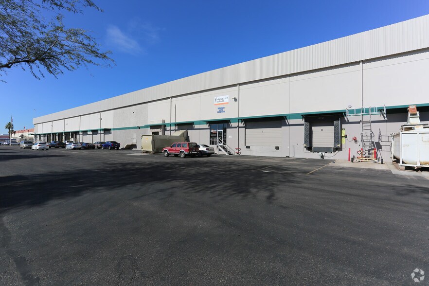 More Photos Of 1120 W Fairmont Dr, Tempe Warehouse For Lease