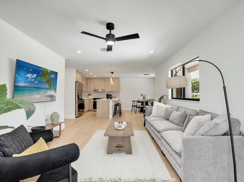 More Photos Of 2616 Lakeview Dr, Naples Apartments For Sale