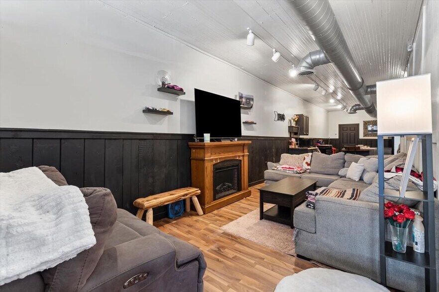 More Photos Of 116 W Jessie St, Rushford Storefront Retail Residential For Sale
