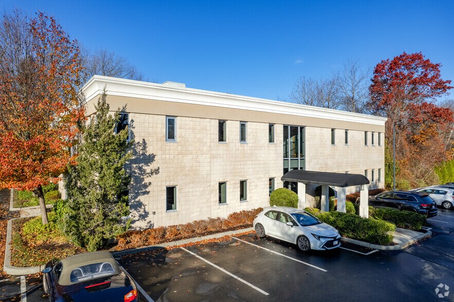 More Photos Of 614 George Washington Hwy, Lincoln Office For Lease