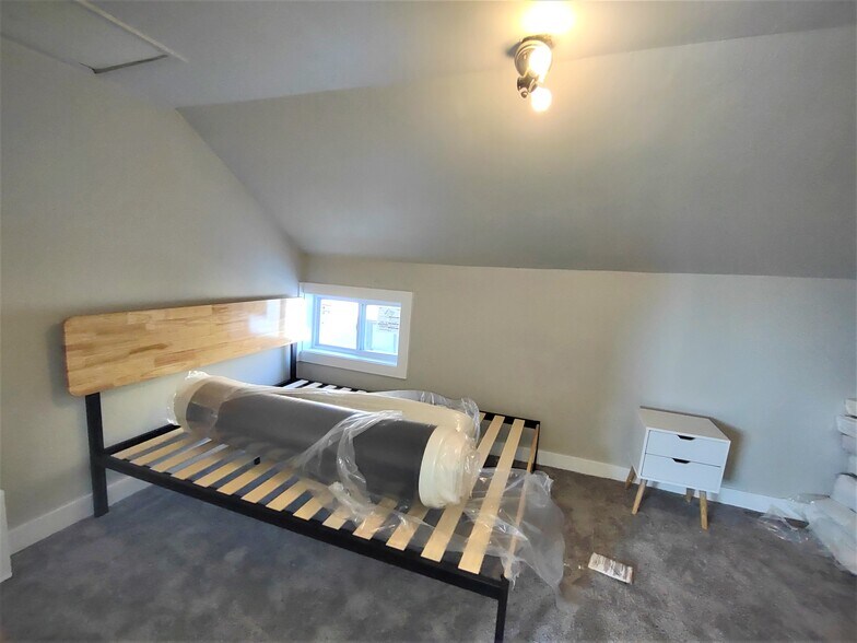 More Photos Of 610 Oregon St, Oshkosh Office Residential For Sale