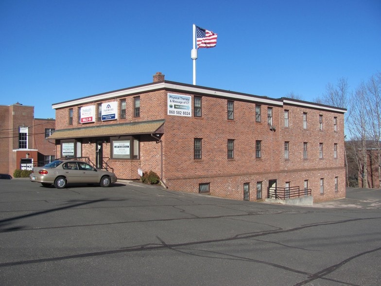 Primary Photo Of 1001 Farmington Ave, Bristol Medical For Sale