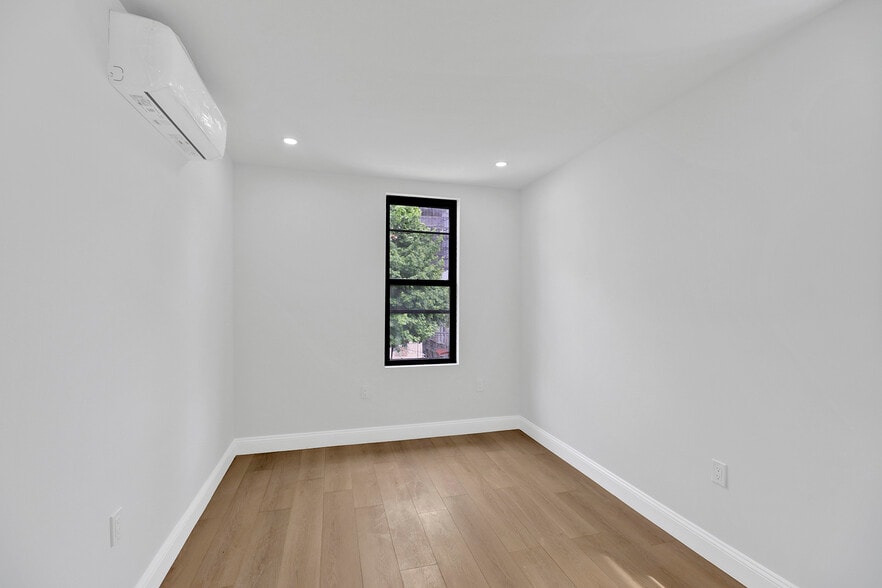 More Photos Of 3013 Brighton 5th St, Brooklyn Apartments For Sale