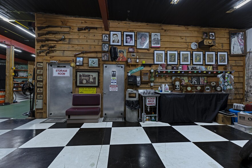 More Photos Of 101 W Main St, Hogansville Distribution For Sale