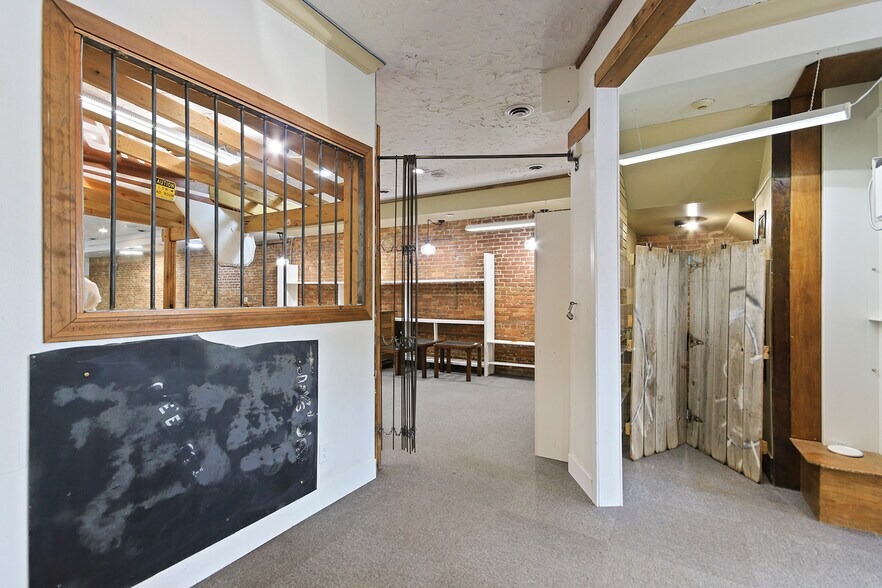 More Photos Of 105 Coal st, Mexico Specialty For Sale