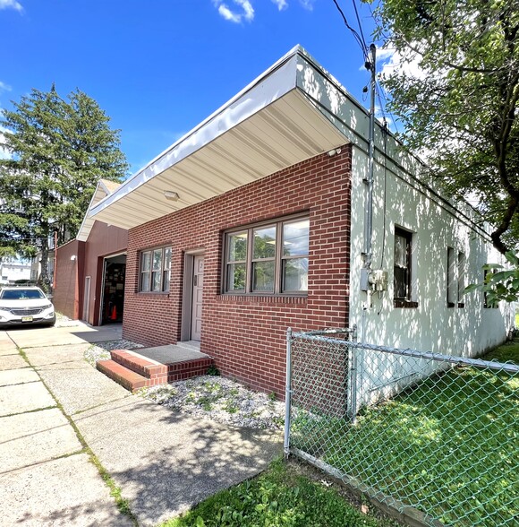 Primary Photo Of 230 Banta Ave, Garfield Office For Lease